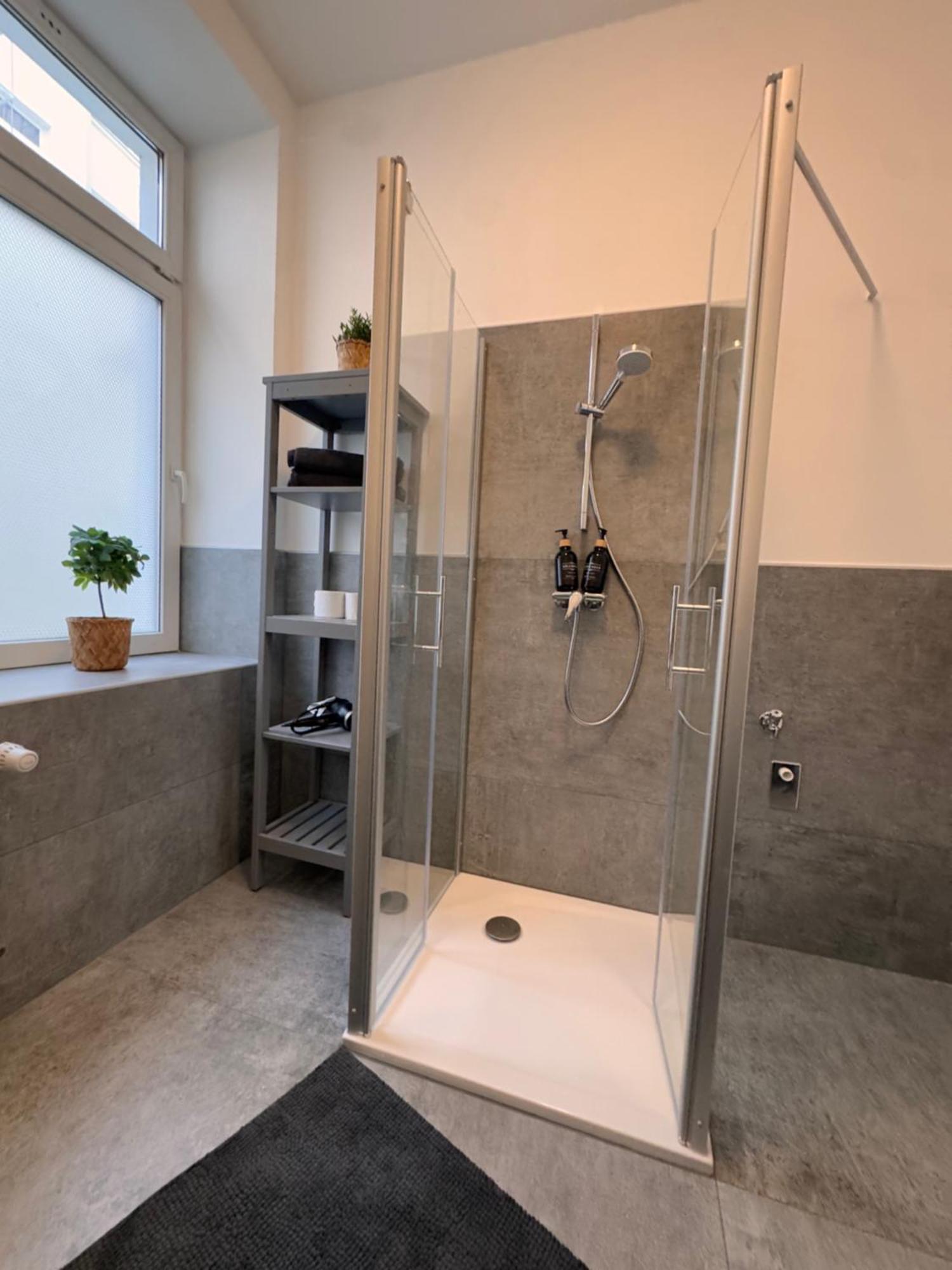 Apartment Im Zentrum Mit Parkplatz & Neuem Badezimmer